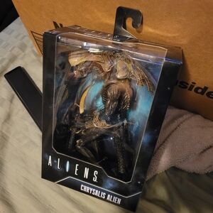 NIB Brand New NECA Aliens Chrysalis Alien 9" Action Figure SEALED.